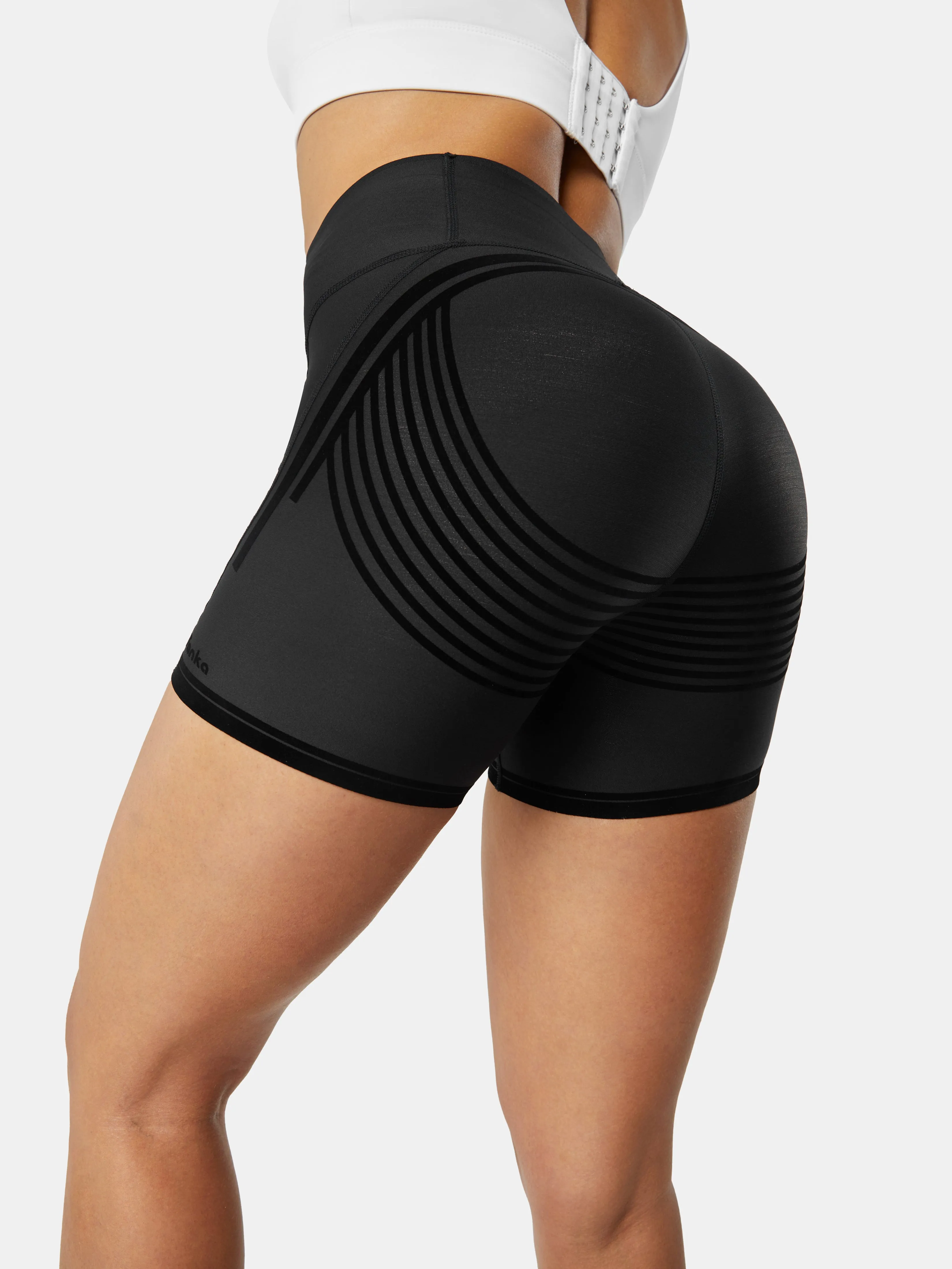 Body Sculpt 6" Biker Shorts (Reversible Wear)