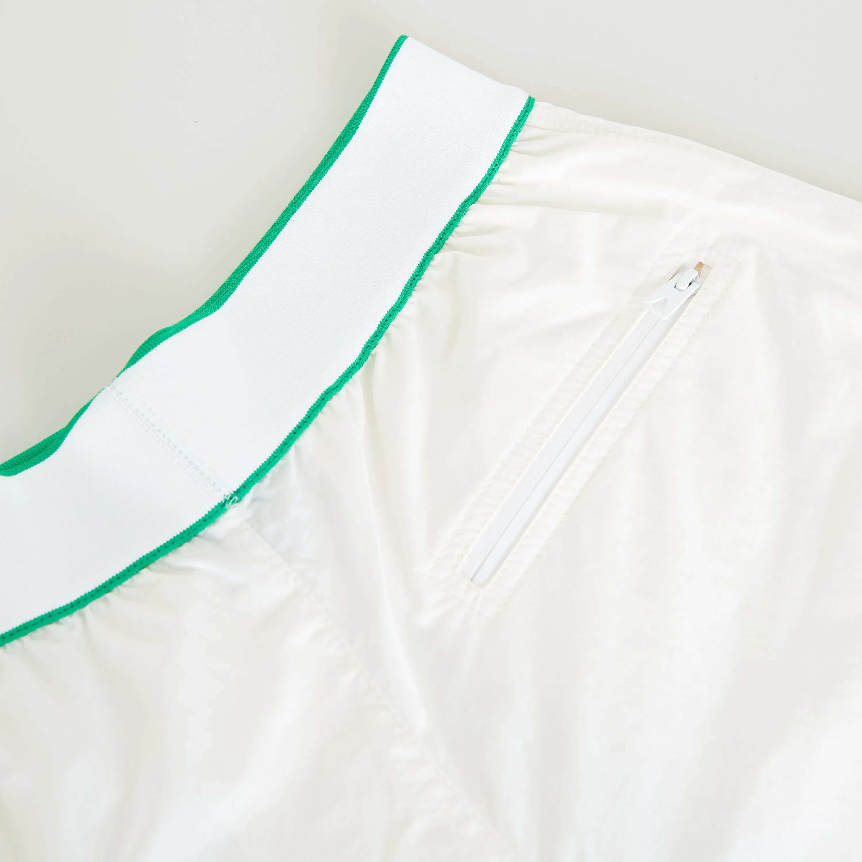 Logo Detailed Joggers Pants In White Tech Nylon