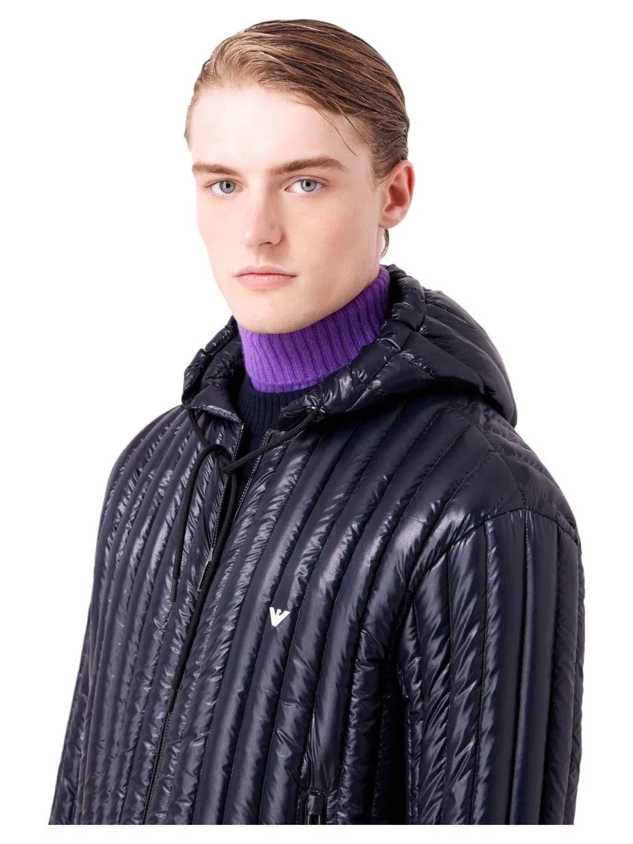 Piumino con cappuccio water repellent in nylon matelassé verticale