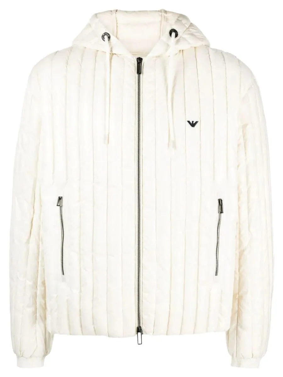 Piumino con cappuccio water repellent in nylon matelassé verticale