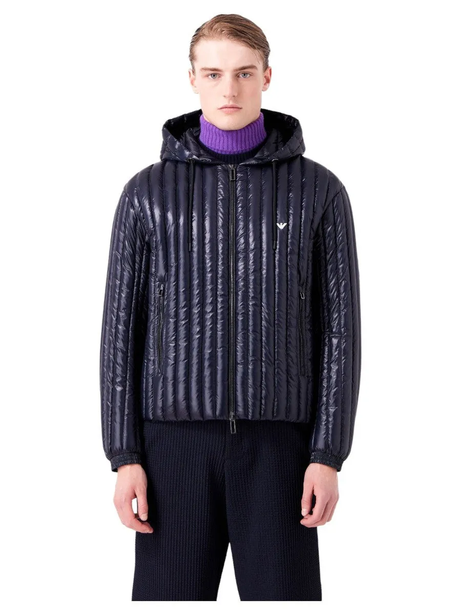 Piumino con cappuccio water repellent in nylon matelassé verticale