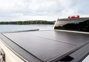 UNDERCOVER ULTRA FLEX TONNEAU COVER