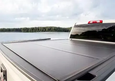 UNDERCOVER ULTRA FLEX TONNEAU COVER